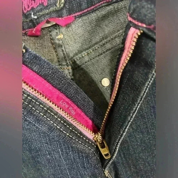 Wrangler Premium Patch jeans. Darker denim wash size 11/12 x 34 length Low Rise - Picture 10 of 12